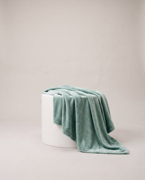 Cashmere-Style Velour Blanket — Hotel Velour studio